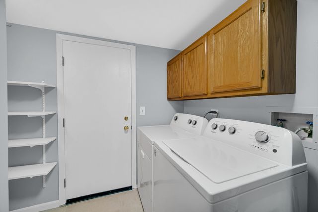 2136 Southwind Circle, Schaumburg, IL 60194