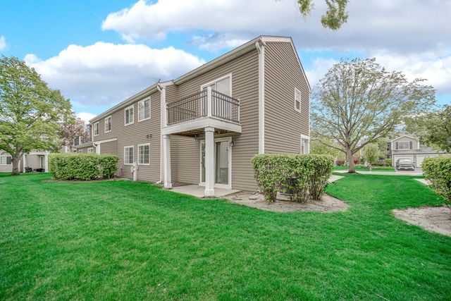2136 Southwind Circle, Schaumburg, IL 60194