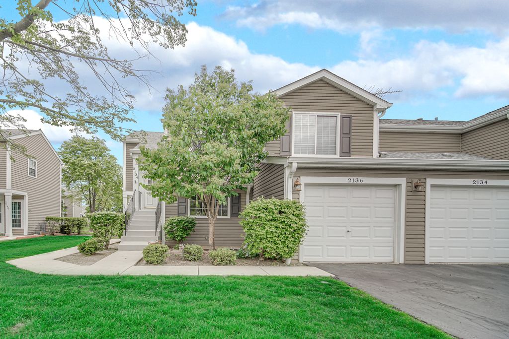 2136 Southwind Circle, Schaumburg, IL 60194