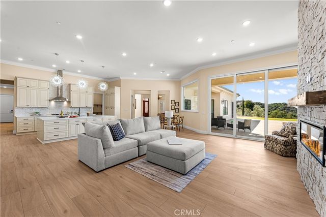 25700 El Chaval Place, Temecula, CA 92590