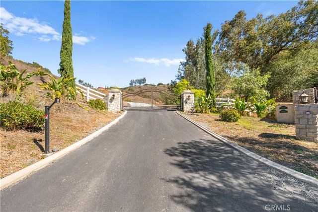 25700 El Chaval Place, Temecula, CA 92590