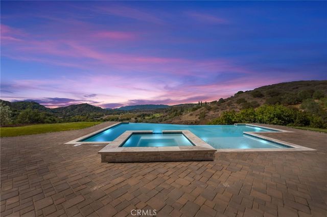 25700 El Chaval Place, Temecula, CA 92590
