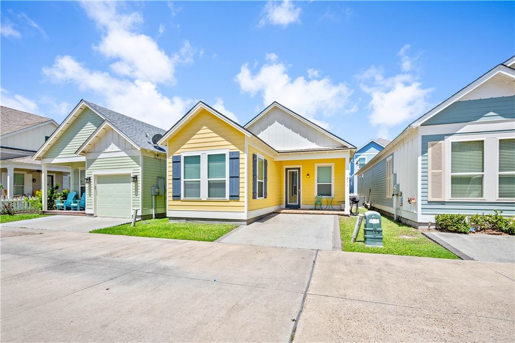 311 Sailhouse Way, Rockport, TX 78382 — exterior