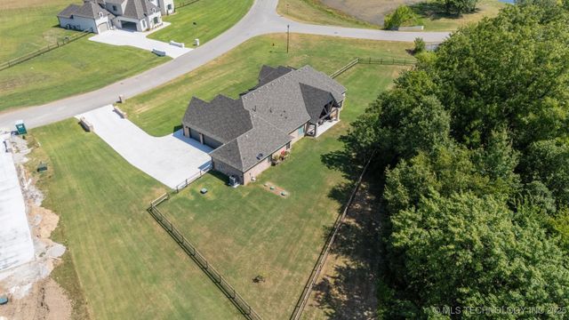 2612 Cross Creek Drive, Oologah, OK 74053