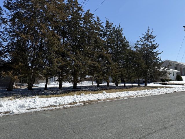 923 11th AVENUE S, Onalaska, WI 54650