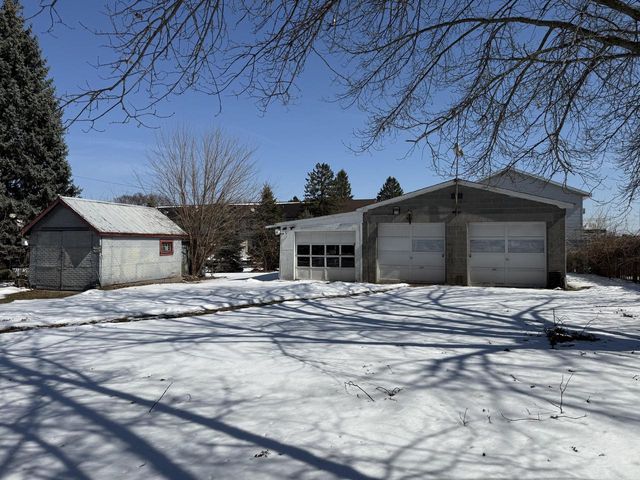 923 11th AVENUE S, Onalaska, WI 54650