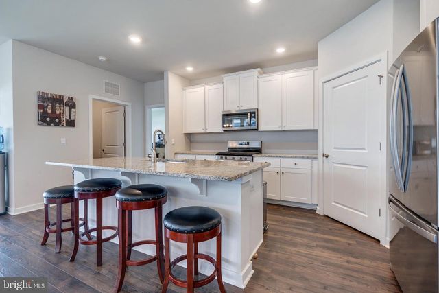109 CONGRESSIONAL CT, Moorestown, NJ 08057