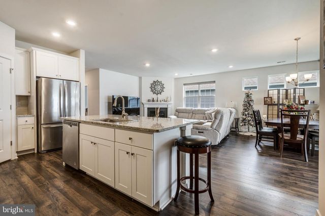 109 CONGRESSIONAL CT, Moorestown, NJ 08057