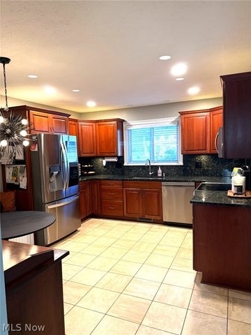 8407 Barton Drive, Strongsville, OH 44149