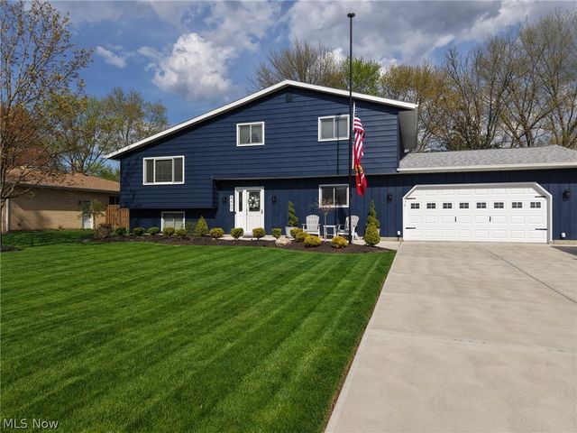 8407 Barton Drive, Strongsville, OH 44149