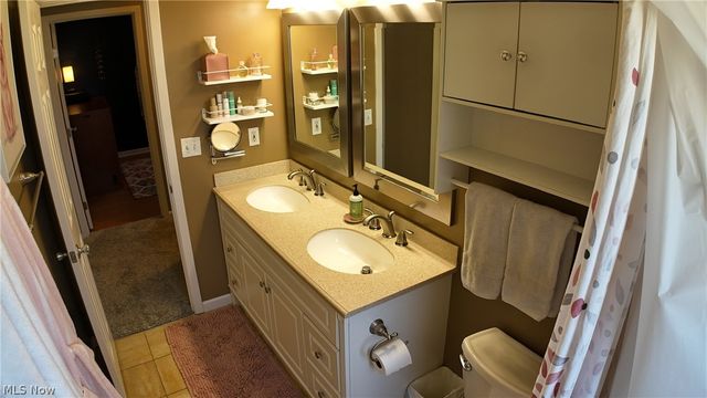 8407 Barton Drive, Strongsville, OH 44149