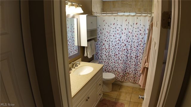 8407 Barton Drive, Strongsville, OH 44149