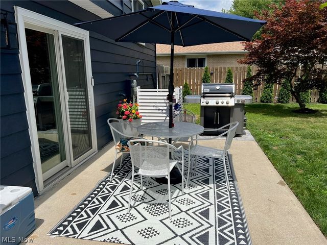 8407 Barton Drive, Strongsville, OH 44149