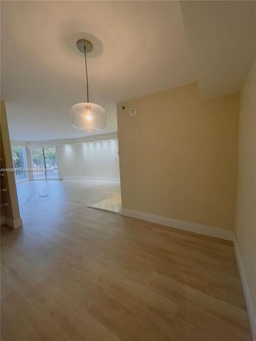 2000 Towerside 309, Miami, FL 33138