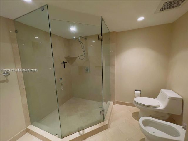 2000 Towerside 309, Miami, FL 33138