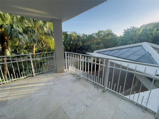 2000 Towerside 309, Miami, FL 33138