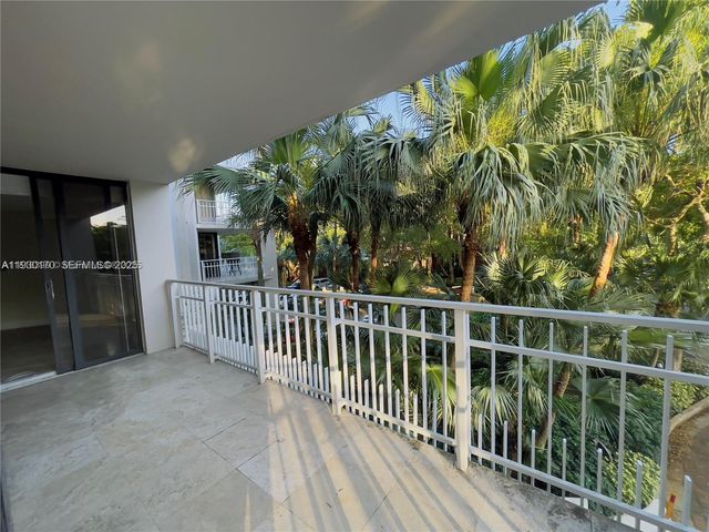 2000 Towerside 309, Miami, FL 33138