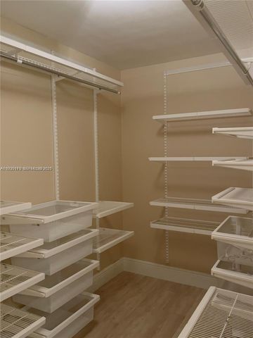 2000 Towerside 309, Miami, FL 33138