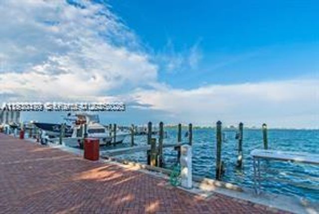 2000 Towerside 309, Miami, FL 33138