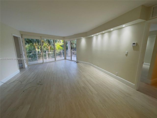 2000 Towerside 309, Miami, FL 33138