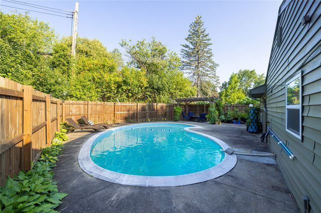 15 Victoria Drive, Brighton, NY 14618