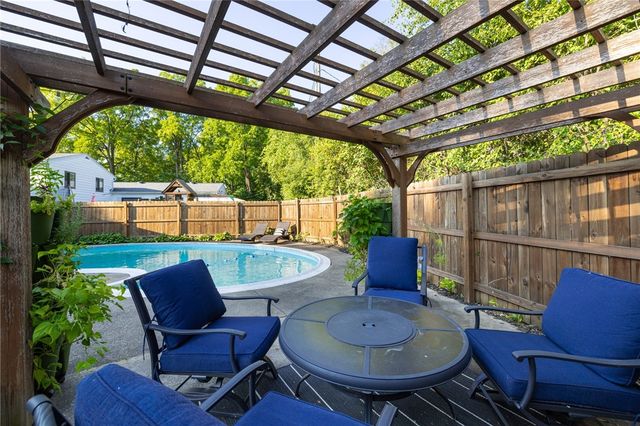 15 Victoria Drive, Brighton, NY 14618