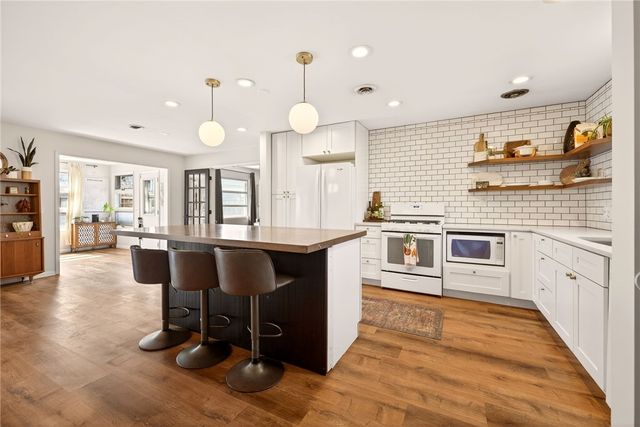 15 Victoria Drive, Brighton, NY 14618