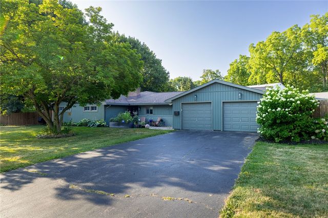 15 Victoria Drive, Brighton, NY 14618