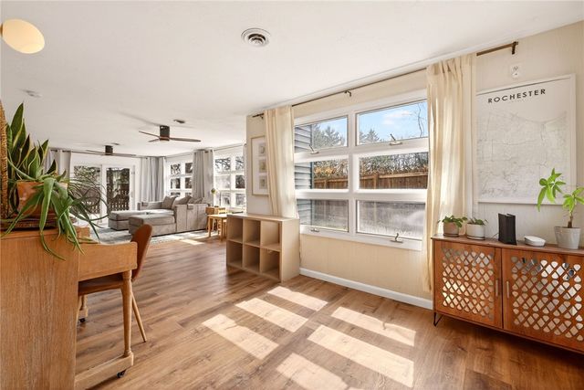 15 Victoria Drive, Brighton, NY 14618