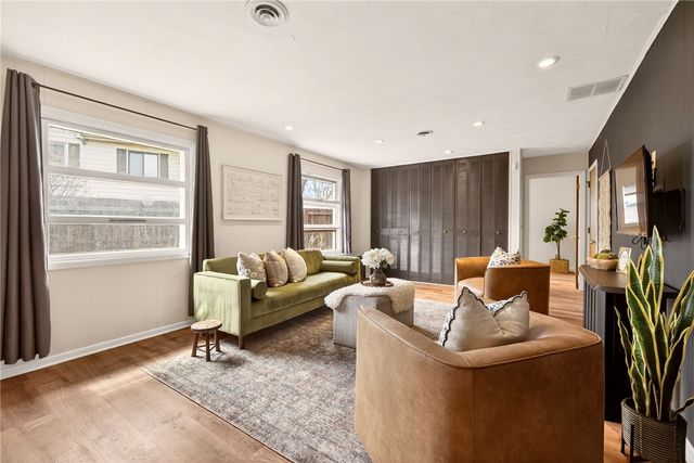 15 Victoria Drive, Brighton, NY 14618