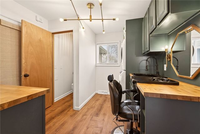 15 Victoria Drive, Brighton, NY 14618