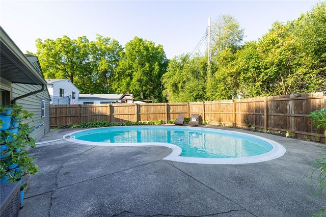 15 Victoria Drive, Brighton, NY 14618