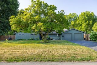 15 Victoria Drive, Brighton, NY 14618