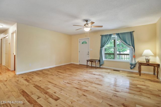 903 Riverchase Tr, Clarkrange, TN 38553