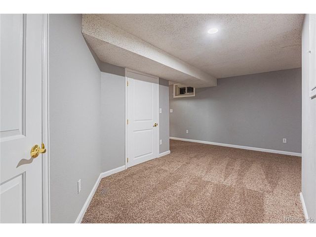 2976 Olive St, Denver, CO 80207