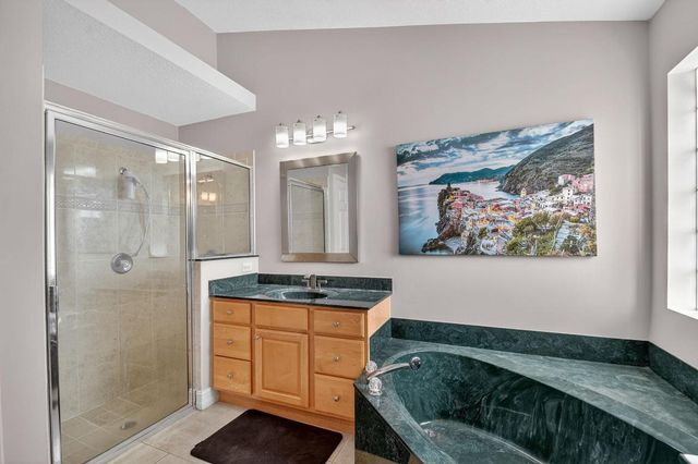 2725 Pointe Circle, Greenacres, FL 33413