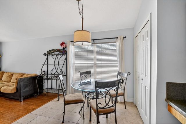 2725 Pointe Circle, Greenacres, FL 33413