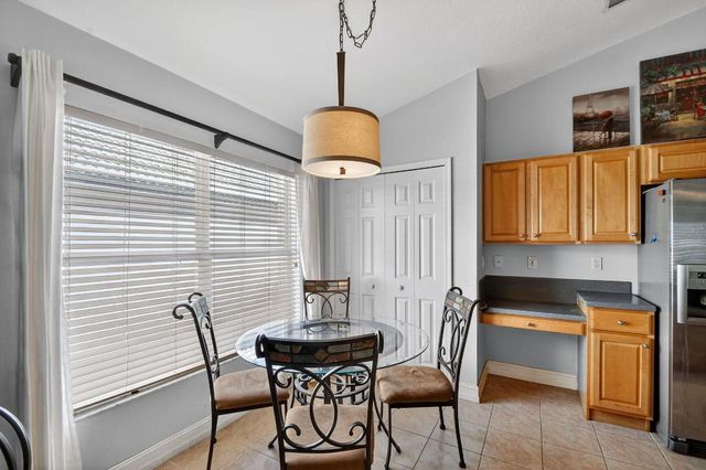 2725 Pointe Circle, Greenacres, FL 33413