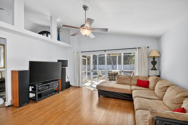 2725 Pointe Circle, Greenacres, FL 33413