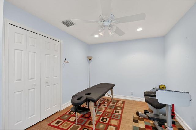 2725 Pointe Circle, Greenacres, FL 33413