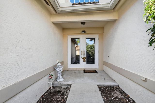 2725 Pointe Circle, Greenacres, FL 33413