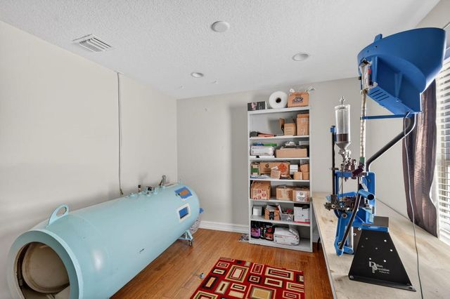 2725 Pointe Circle, Greenacres, FL 33413