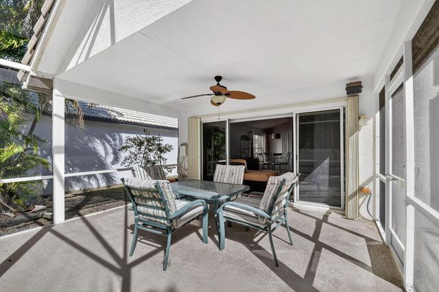 2725 Pointe Circle, Greenacres, FL 33413