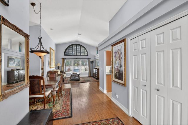 2725 Pointe Circle, Greenacres, FL 33413