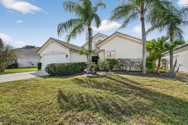 2725 Pointe Circle, Greenacres, FL 33413