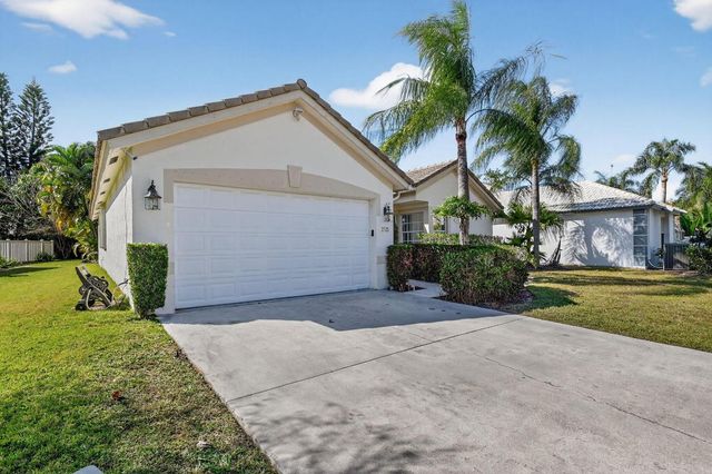 2725 Pointe Circle, Greenacres, FL 33413