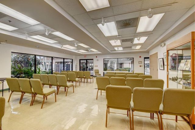 2725 Pointe Circle, Greenacres, FL 33413