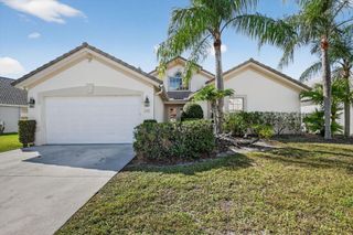 2725 Pointe Circle, Greenacres, FL 33413