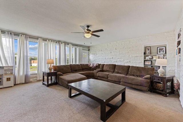 5729 PARALLEL Parkway, Kansas City, KS 66104