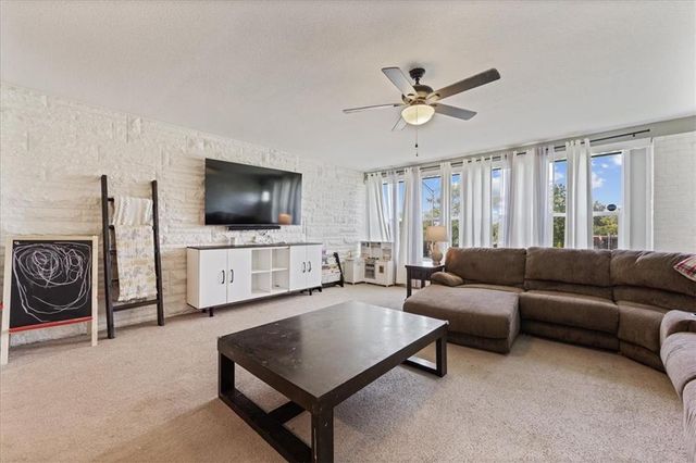 5729 PARALLEL Parkway, Kansas City, KS 66104